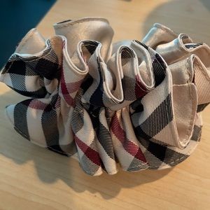 Checkered pony tie- new OS